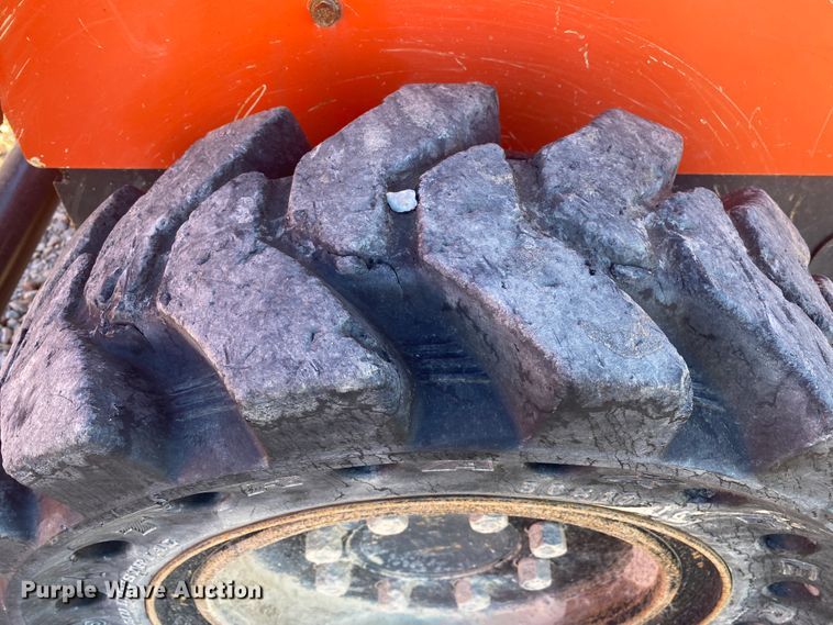 image for item DL6750 2016 Kubota SSV75  skid steer loader