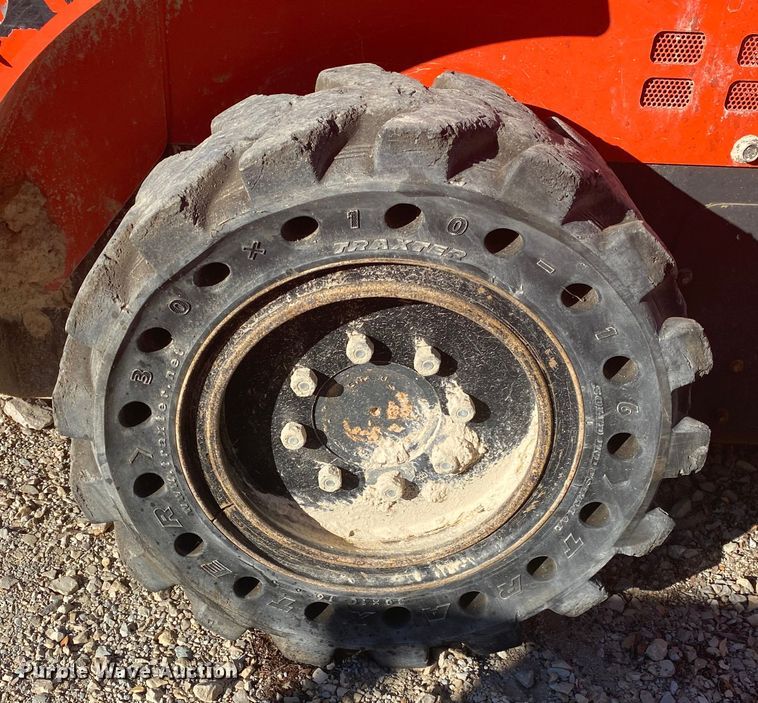 image for item DL6750 2016 Kubota SSV75  skid steer loader