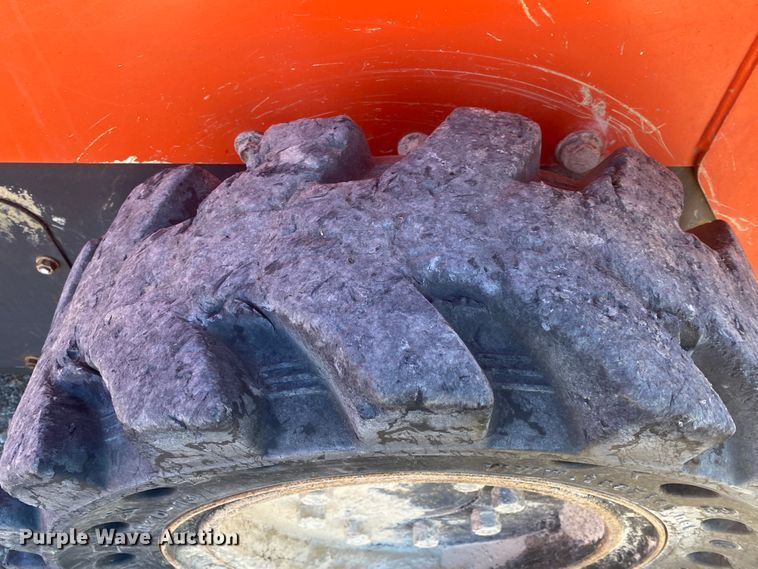 image for item DL6750 2016 Kubota SSV75  skid steer loader