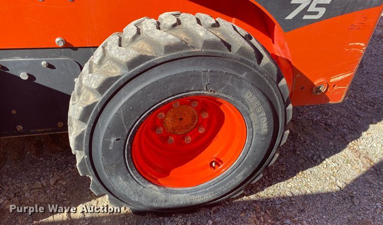 image for item DL6755 2016 Kubota SSV75  skid steer loader