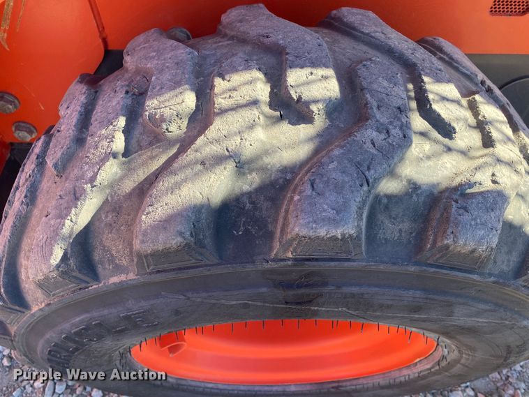 image for item DL6755 2016 Kubota SSV75  skid steer loader