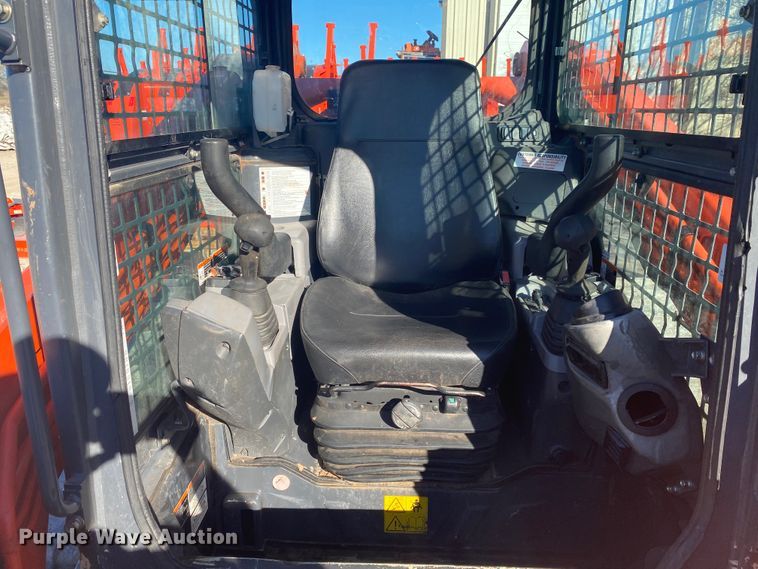 image for item DL6756 2019 Kubota SVL95-2S  tracked skid steer loader