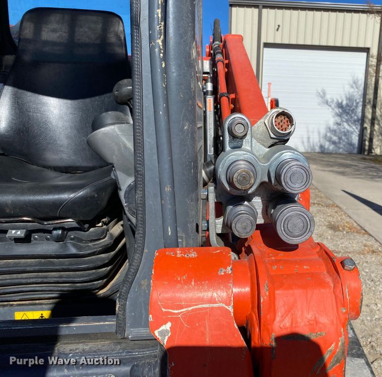 image for item DL6757 2019 Kubota SVL95-2S  tracked skid steer loader