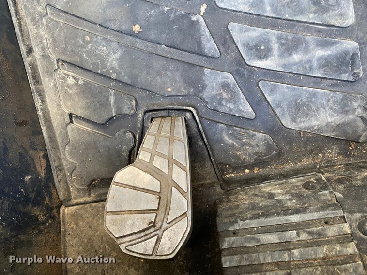 image for item DL6757 2019 Kubota SVL95-2S  tracked skid steer loader