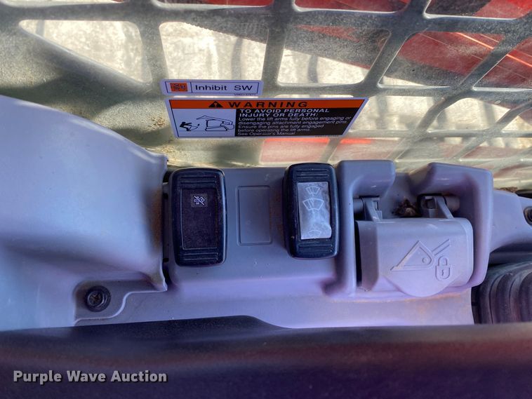 image for item DL6757 2019 Kubota SVL95-2S  tracked skid steer loader