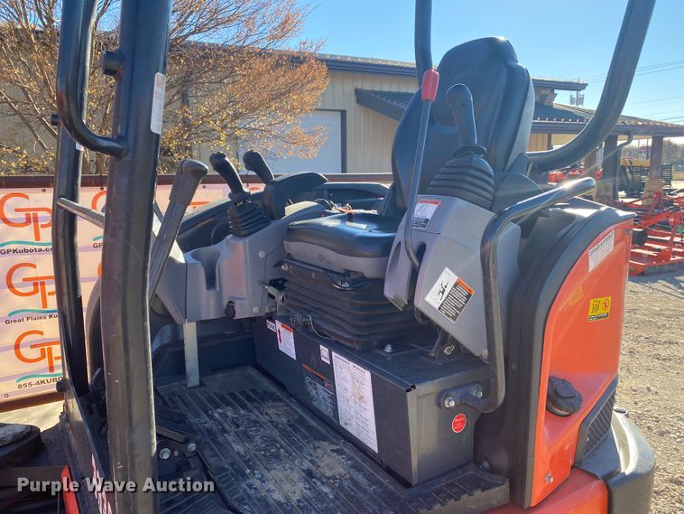 image for item DL6758 2017 Kubota U35-4  mini excavator