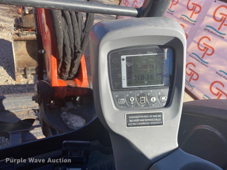 image for item DL6758 2017 Kubota U35-4  mini excavator