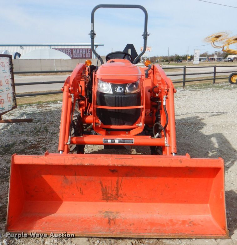 image for item DL6762 2019 Kubota L3301HST  MFWD tractor