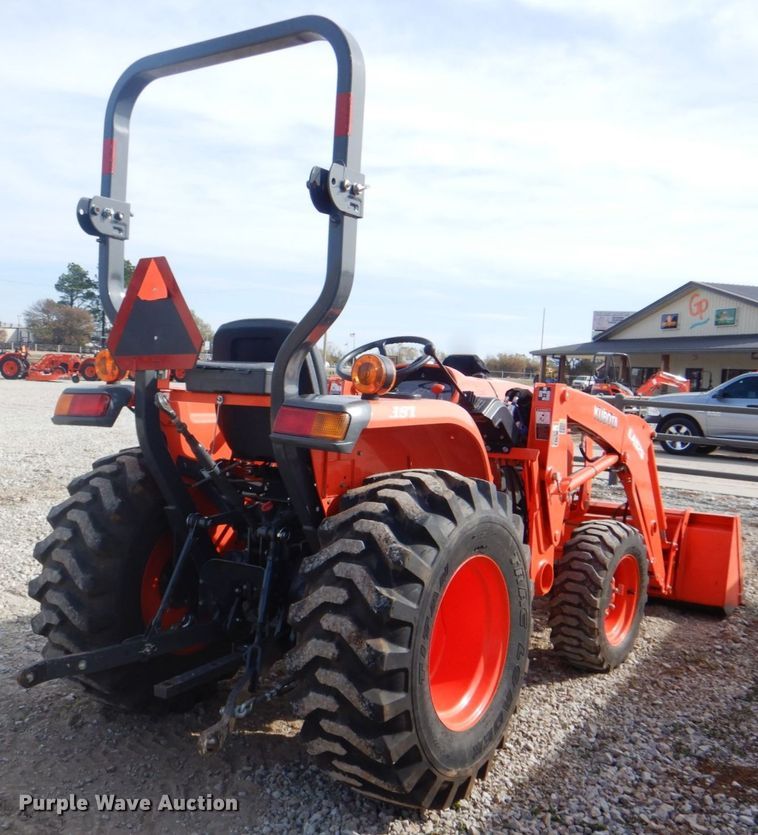 image for item DL6762 2019 Kubota L3301HST  MFWD tractor
