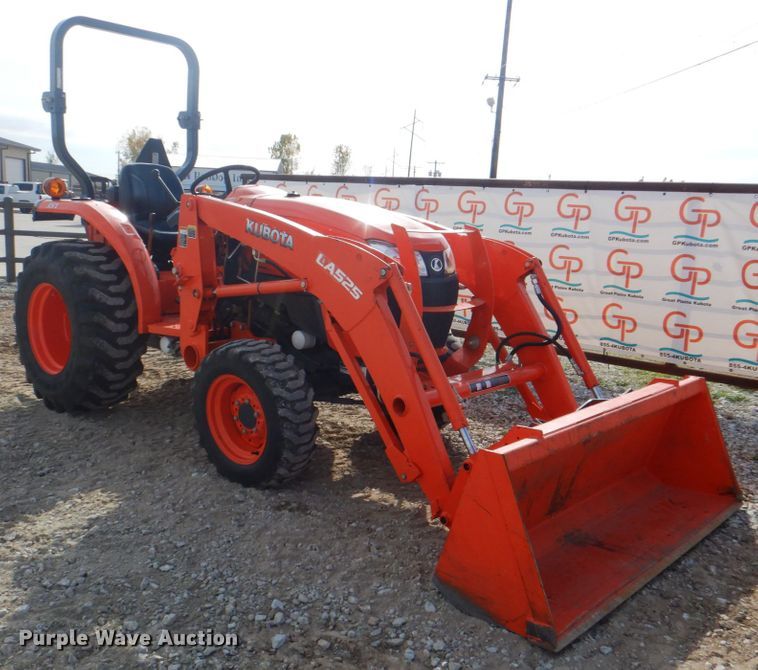image for item DL6762 2019 Kubota L3301HST  MFWD tractor