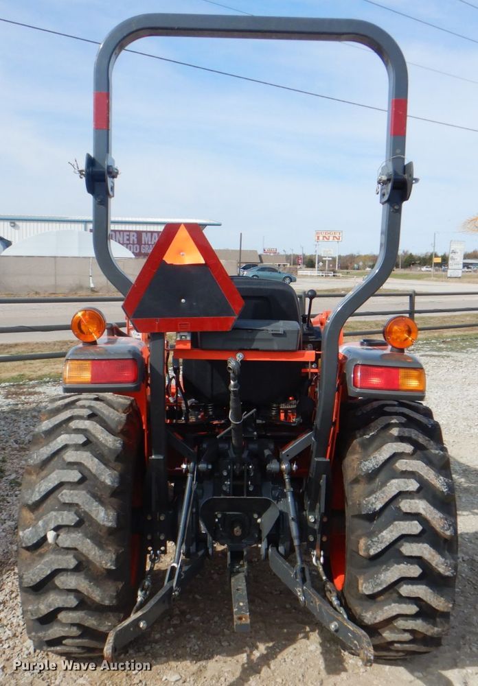 image for item DL6762 2019 Kubota L3301HST  MFWD tractor