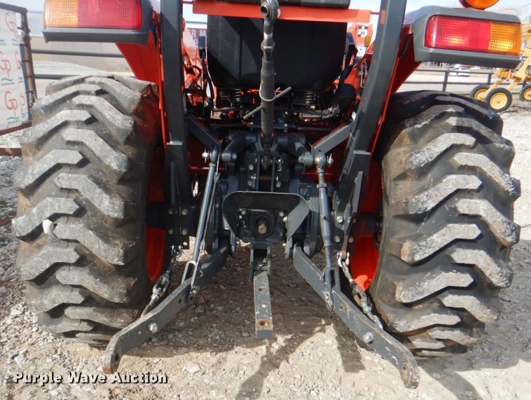 image for item DL6762 2019 Kubota L3301HST  MFWD tractor