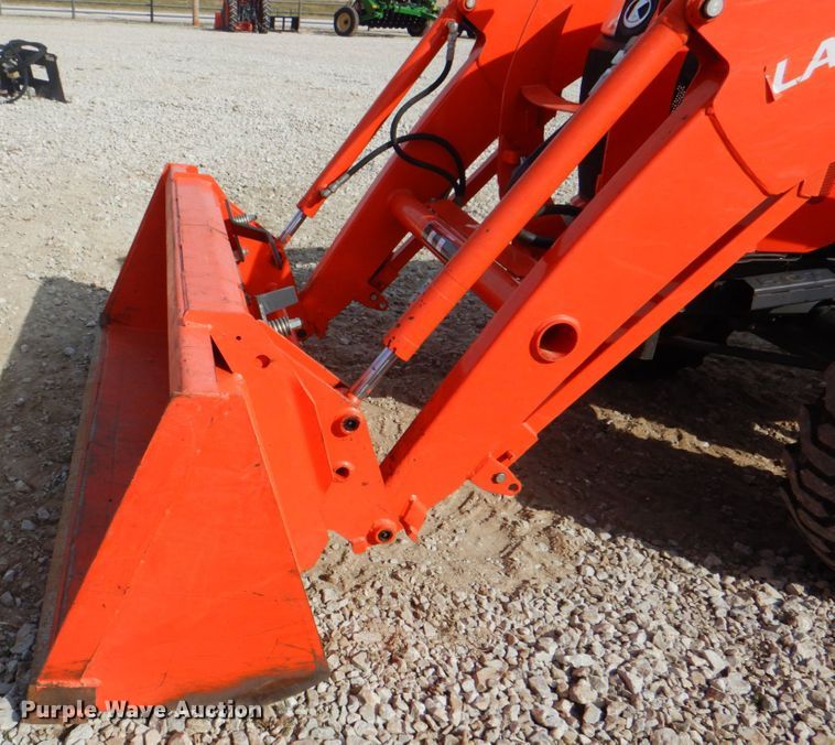 image for item DL6762 2019 Kubota L3301HST  MFWD tractor