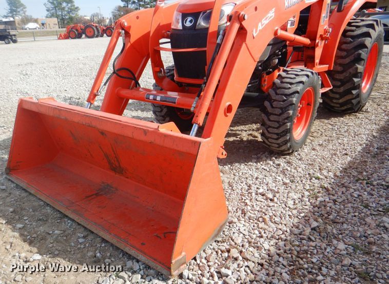 image for item DL6762 2019 Kubota L3301HST  MFWD tractor