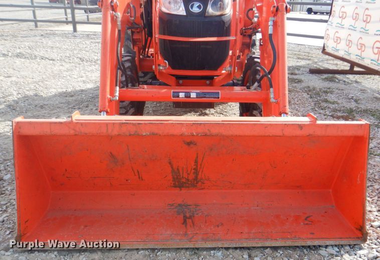 image for item DL6762 2019 Kubota L3301HST  MFWD tractor
