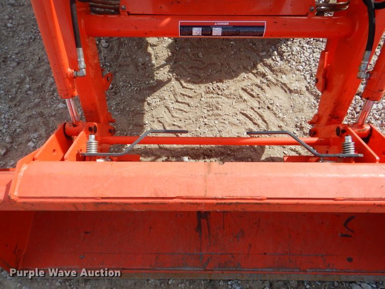 image for item DL6762 2019 Kubota L3301HST  MFWD tractor