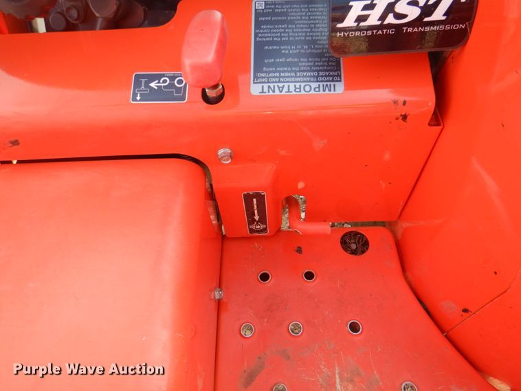 image for item DL6762 2019 Kubota L3301HST  MFWD tractor