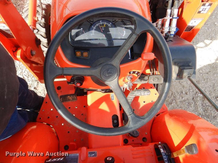 image for item DL6762 2019 Kubota L3301HST  MFWD tractor