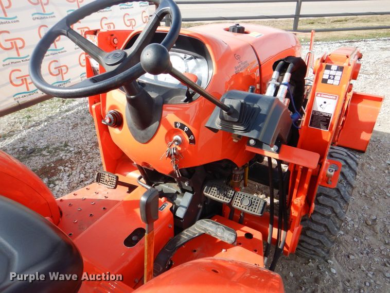 image for item DL6762 2019 Kubota L3301HST  MFWD tractor