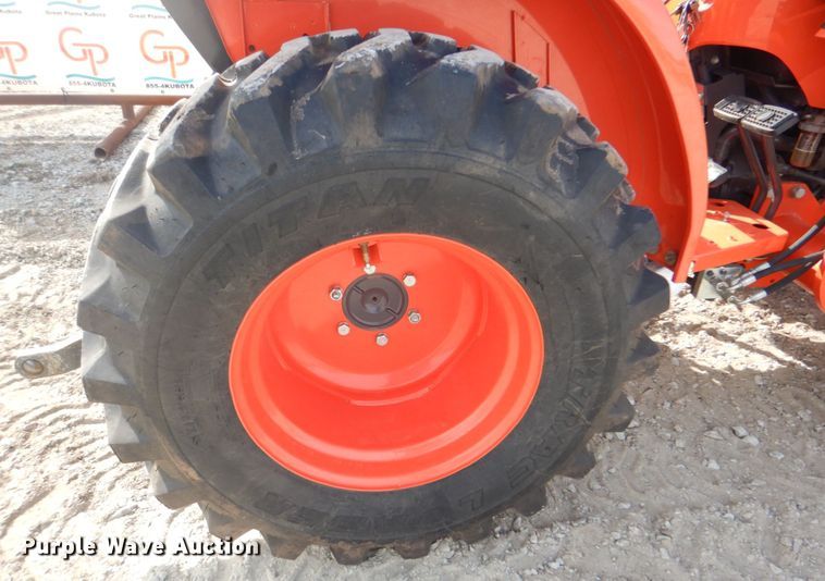 image for item DL6762 2019 Kubota L3301HST  MFWD tractor
