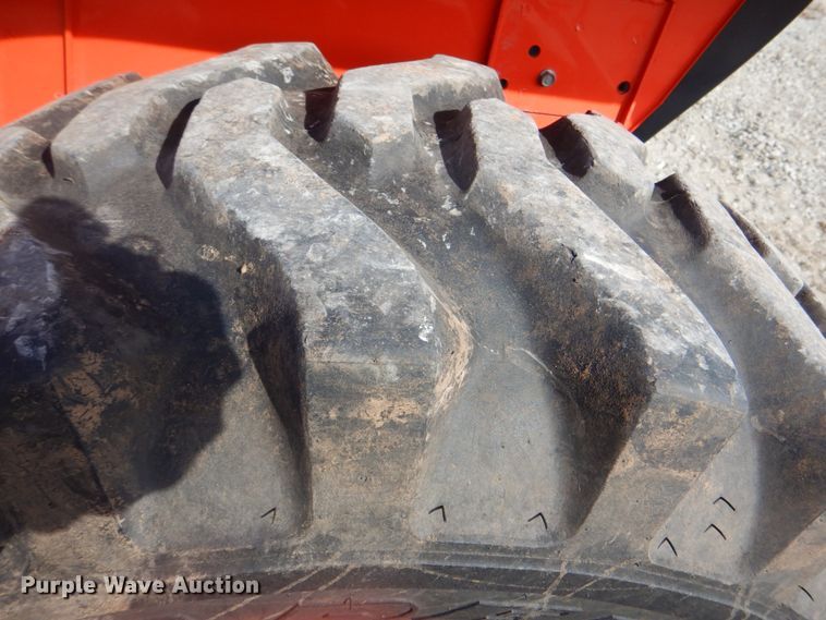 image for item DL6762 2019 Kubota L3301HST  MFWD tractor