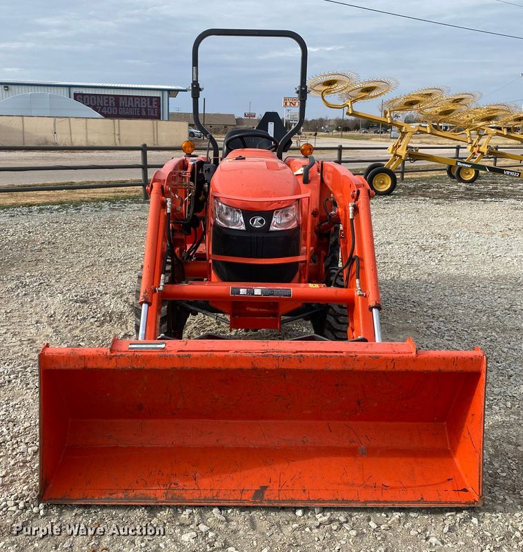 image for item DL6782 2019 Kubota L3301HST  MFWD tractor