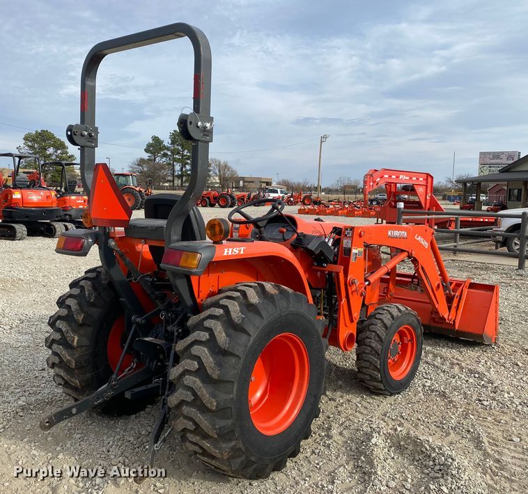 image for item DL6782 2019 Kubota L3301HST  MFWD tractor