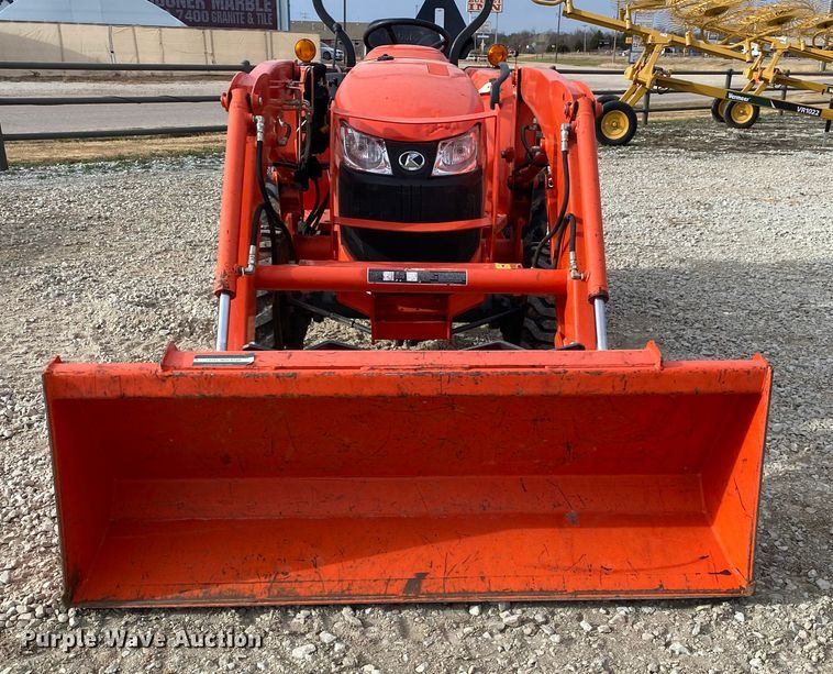 image for item DL6782 2019 Kubota L3301HST  MFWD tractor