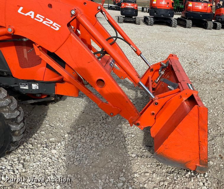 image for item DL6782 2019 Kubota L3301HST  MFWD tractor