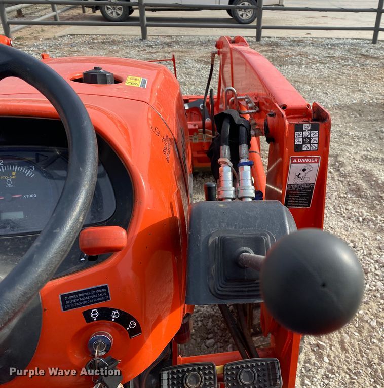 image for item DL6782 2019 Kubota L3301HST  MFWD tractor