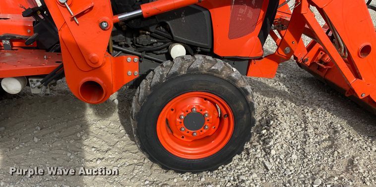 image for item DL6782 2019 Kubota L3301HST  MFWD tractor