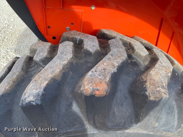 image for item DL6782 2019 Kubota L3301HST  MFWD tractor