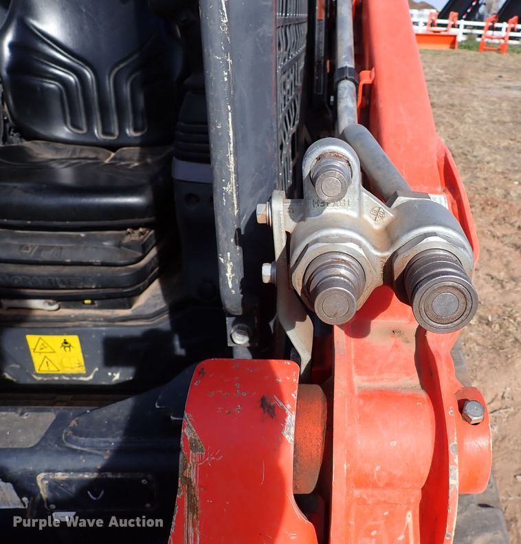 image for item IC9698 2020 Kubota SVL65-2  tracked skid steer loader