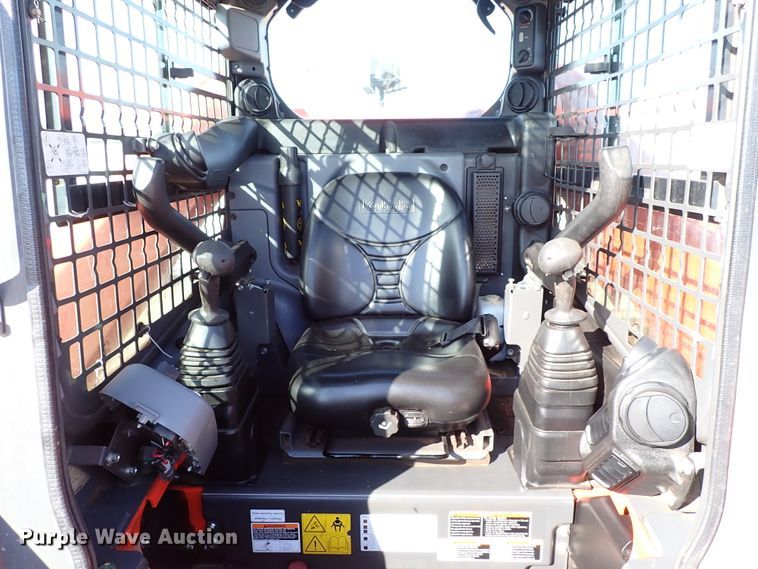 image for item IC9699 2017 Kubota SSV75  skid steer loader