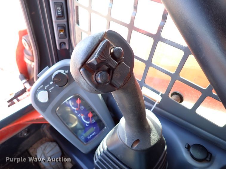 image for item IC9699 2017 Kubota SSV75  skid steer loader