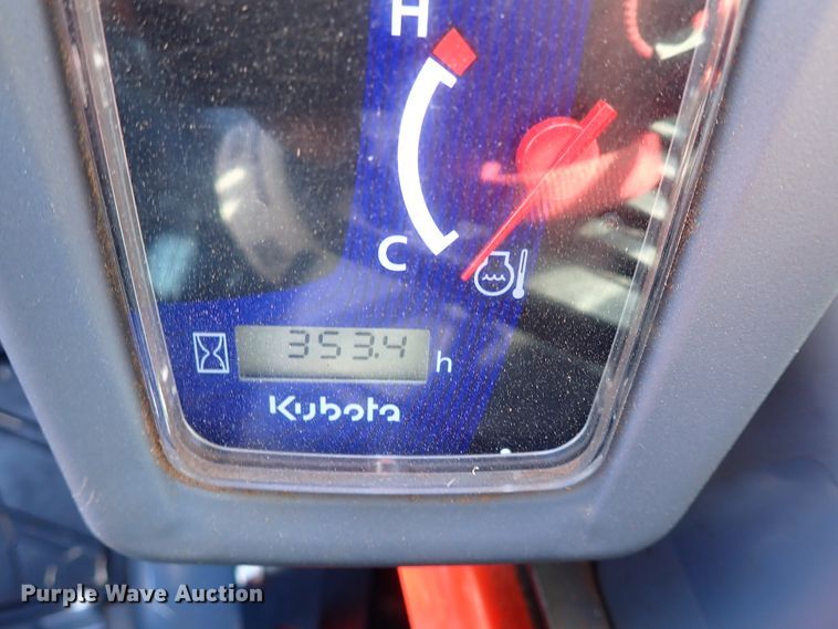 image for item IC9699 2017 Kubota SSV75  skid steer loader