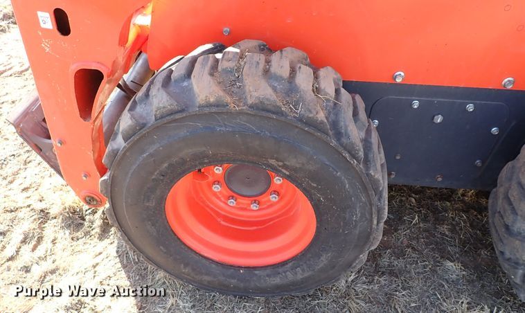 image for item IC9699 2017 Kubota SSV75  skid steer loader