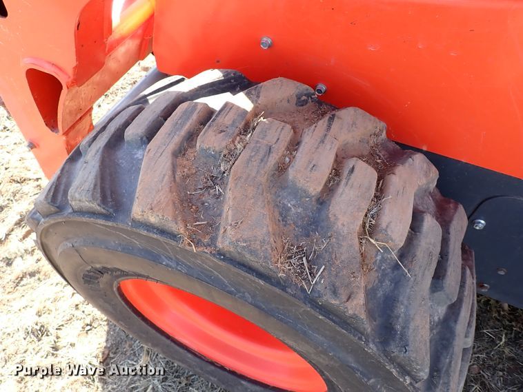 image for item IC9699 2017 Kubota SSV75  skid steer loader