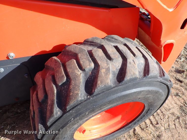 image for item IC9699 2017 Kubota SSV75  skid steer loader