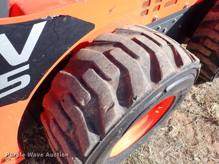 image for item IC9699 2017 Kubota SSV75  skid steer loader