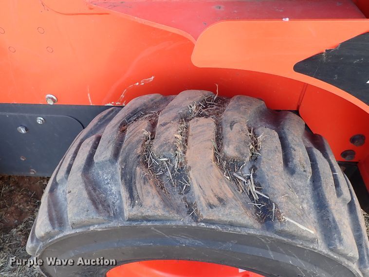 image for item IC9699 2017 Kubota SSV75  skid steer loader