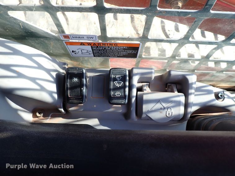 image for item IC9700 2020 Kubota SVL95-2S  tracked skid steer loader