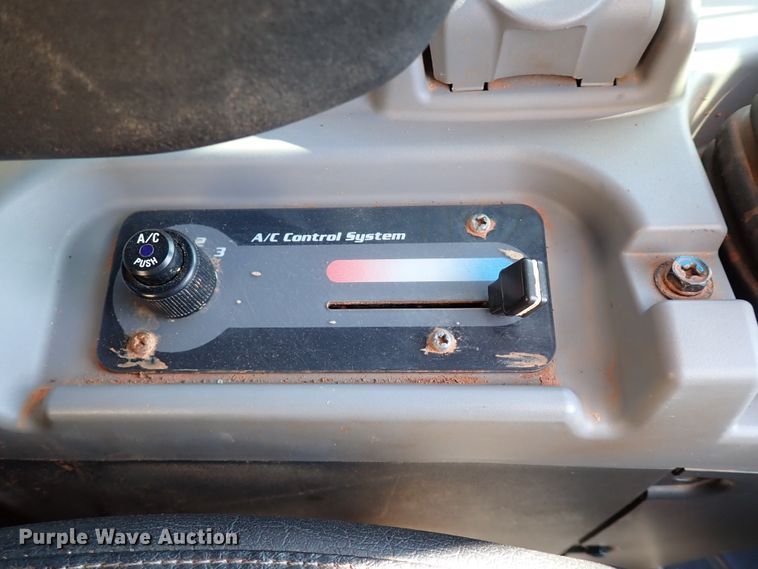 image for item IC9700 2020 Kubota SVL95-2S  tracked skid steer loader