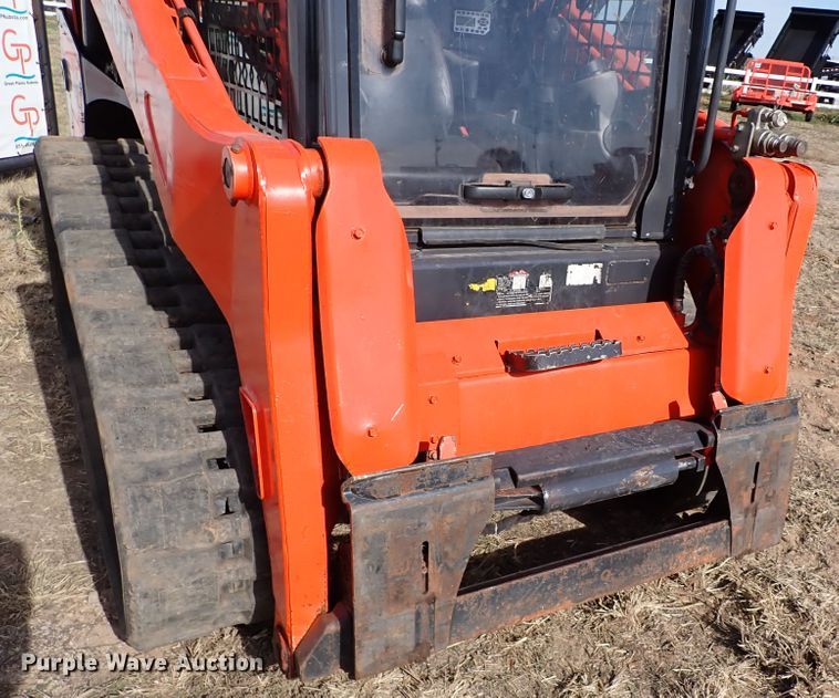 image for item IC9701 2019 Kubota SVL75-2  tracked skid steer loader