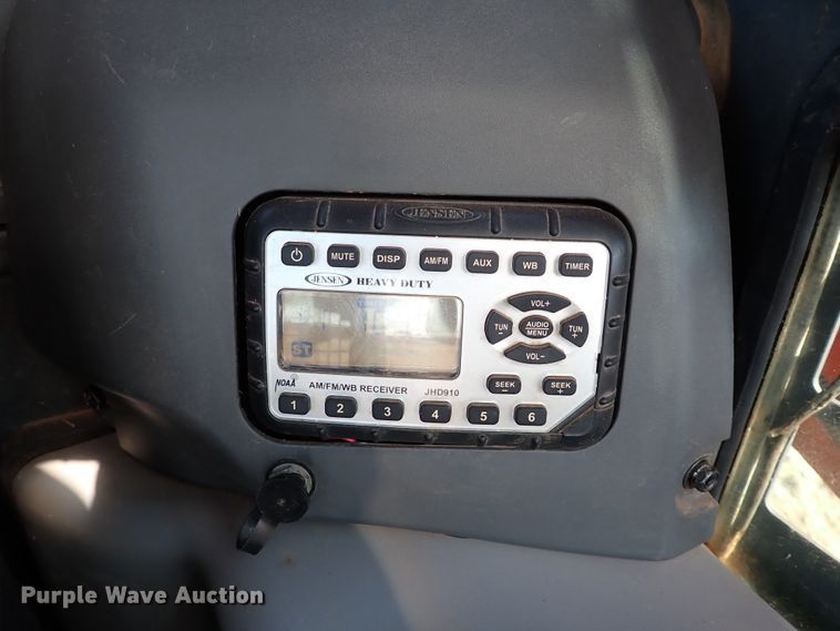 image for item IC9701 2019 Kubota SVL75-2  tracked skid steer loader