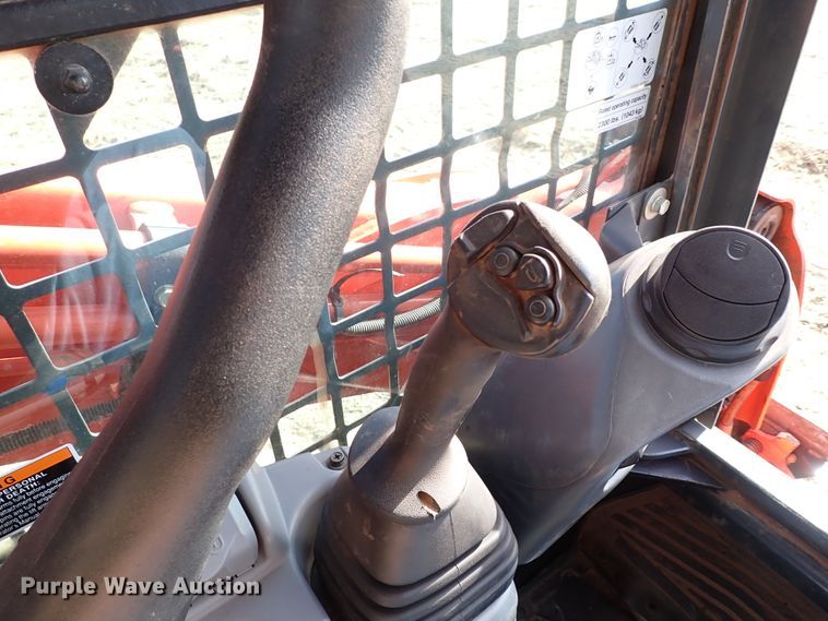 image for item IC9701 2019 Kubota SVL75-2  tracked skid steer loader