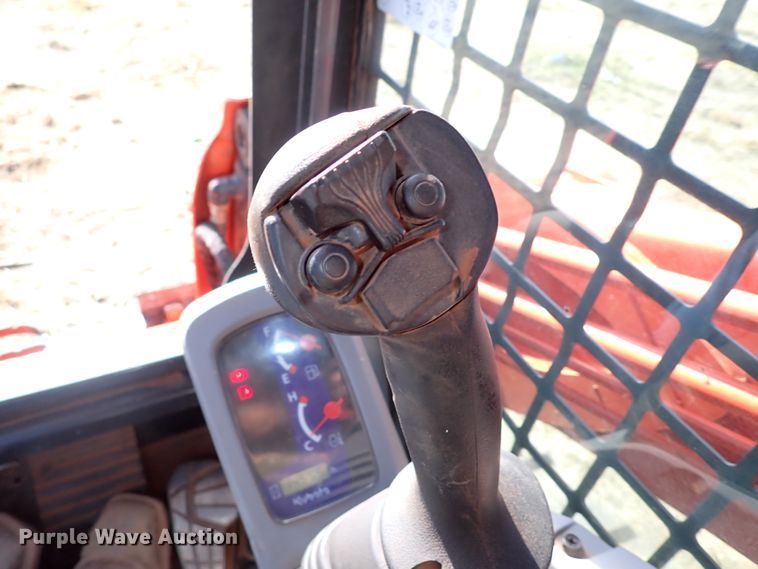 image for item IC9701 2019 Kubota SVL75-2  tracked skid steer loader