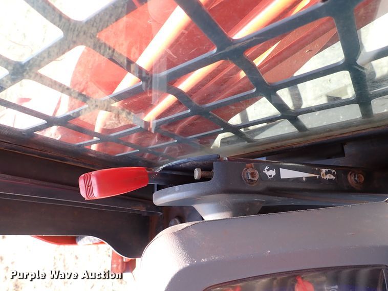 image for item IC9701 2019 Kubota SVL75-2  tracked skid steer loader