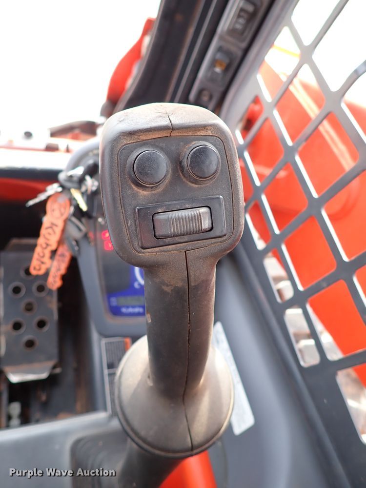 image for item IC9711 2016 Kubota SSV75  skid steer loader