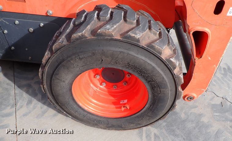 image for item IC9711 2016 Kubota SSV75  skid steer loader